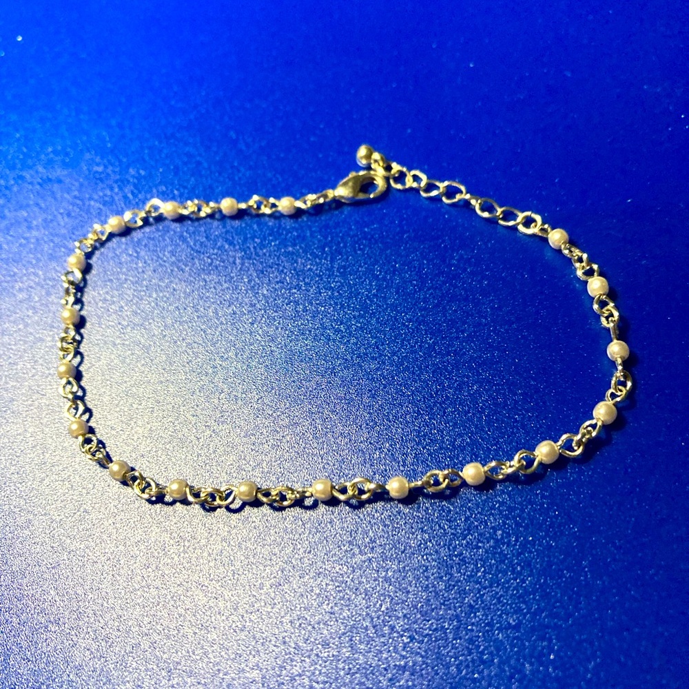 Silver and pearl ankle bracelet. #756